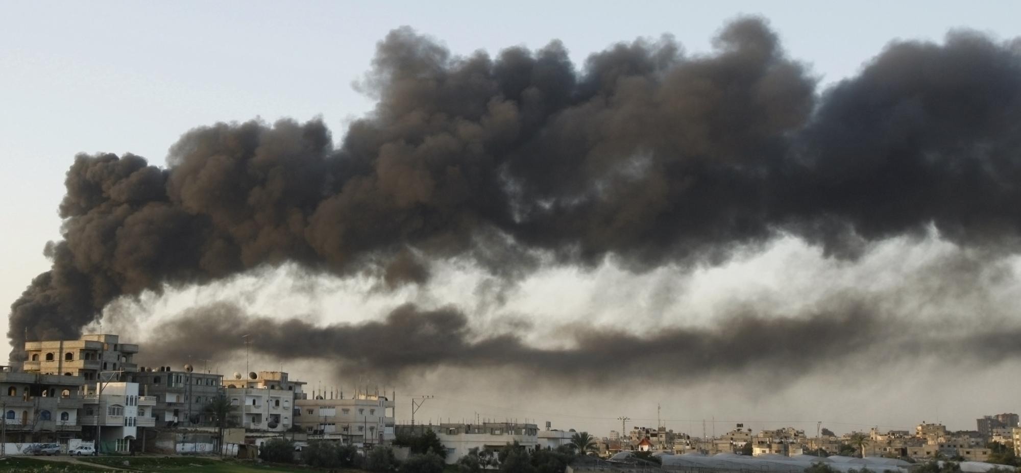   تصاعد العنف في قطاع غزة واسرائيل 